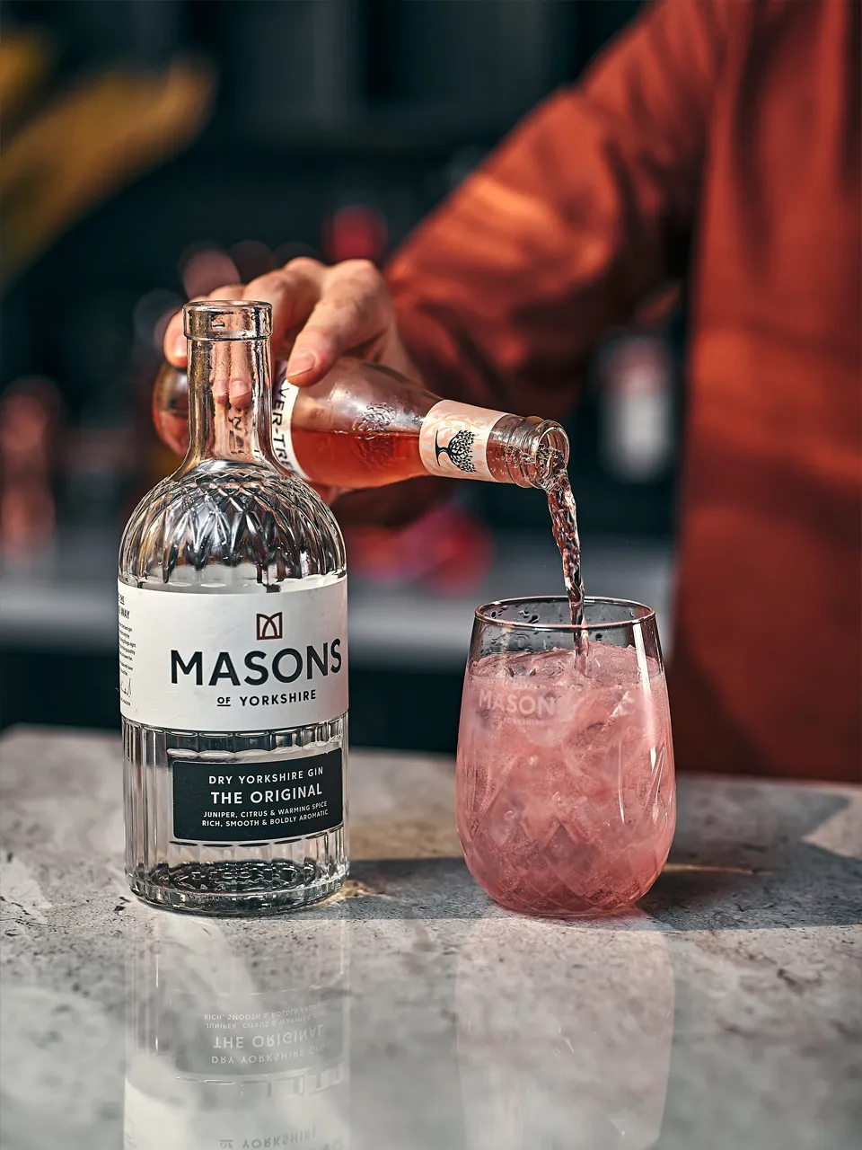 Masons of Yorkshire gin being poured